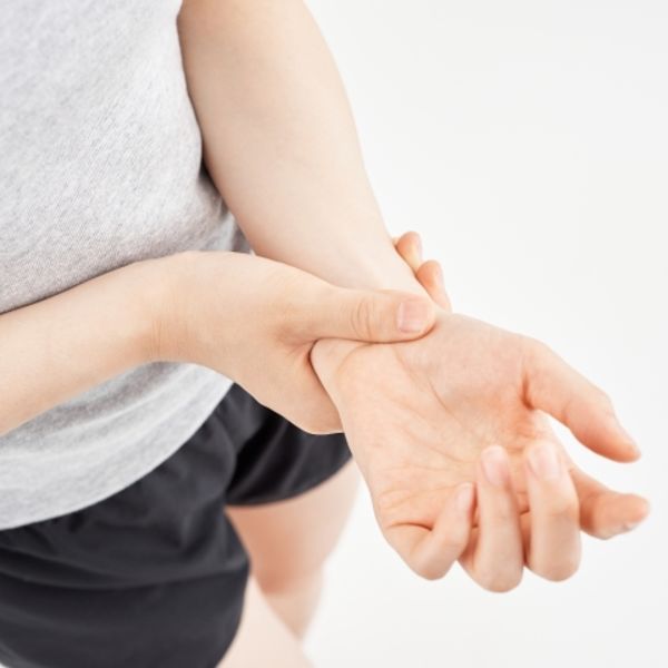 手のしびれの原因を考える神奈川県のみらい堂整体院